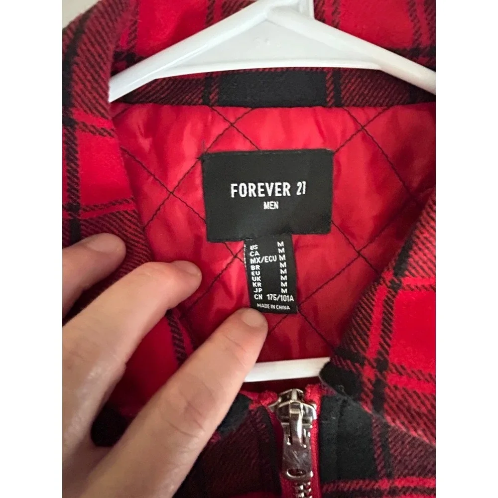 Forever 21 Mens M Red Black Plaid Quilted Shacket Jacket Grunge Outdoor Warm